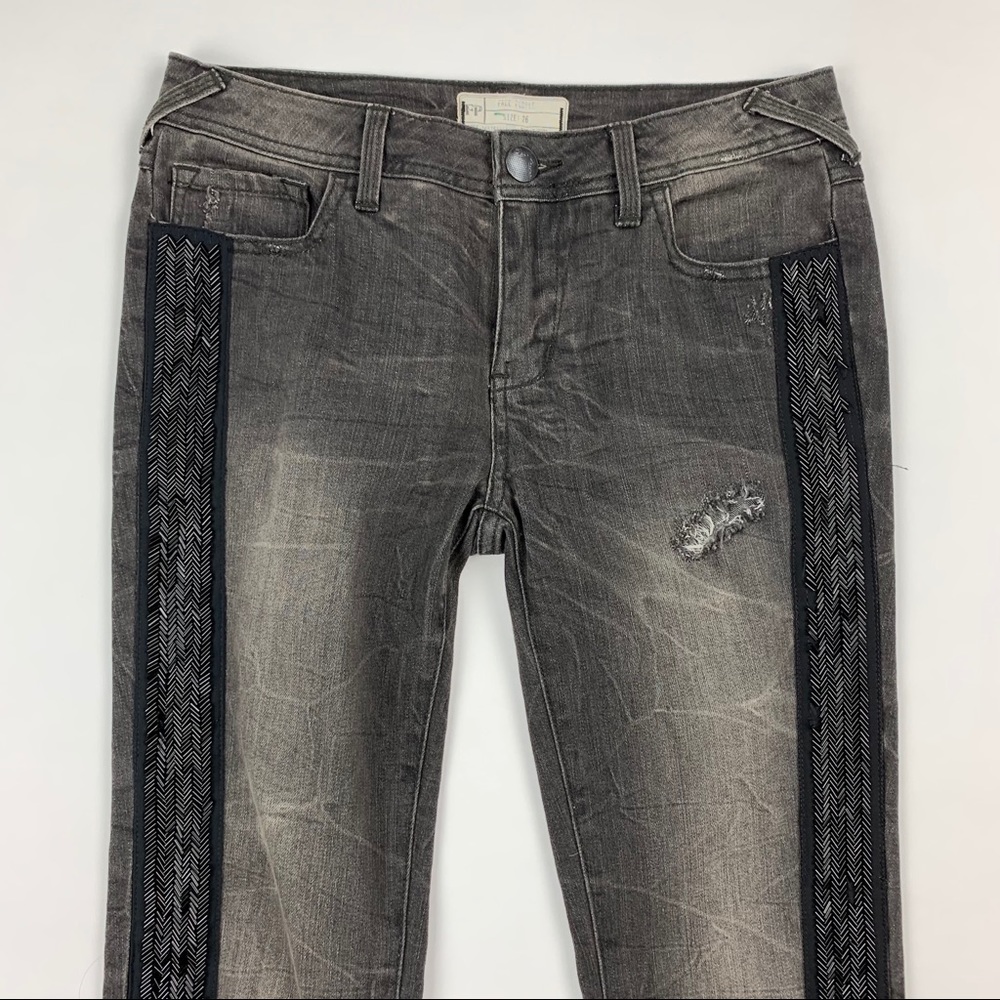 Free People Black Distressed Beaded Jeans Sz 26 - Picture 3 of 14